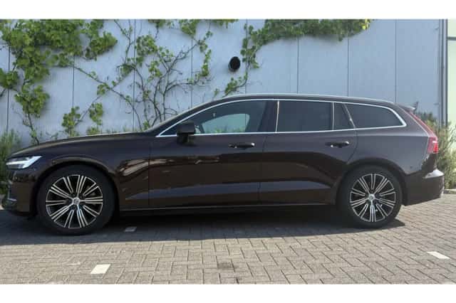 Volvo V60 (2020) thumbnail 2