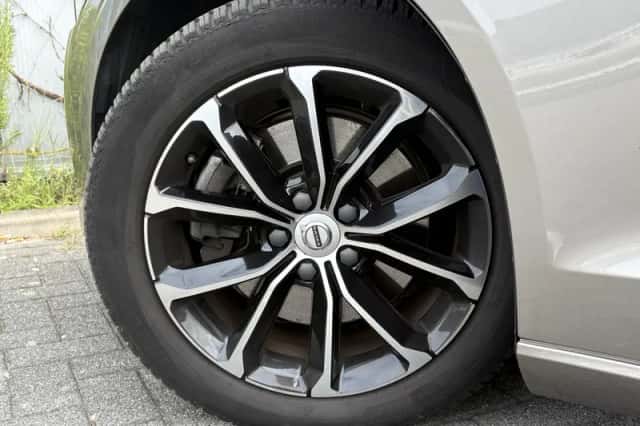 Volvo V60 (2020) thumbnail 4