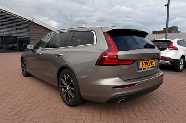 Volvo V60 (2020) thumbnail 4