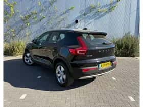 Volvo XC40 thumbnail 2