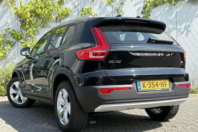 Volvo XC40 (2021) thumbnail 3