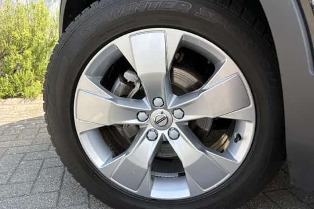 Volvo XC40 (2021) thumbnail 4