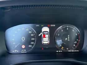 Volvo XC40 thumbnail 9