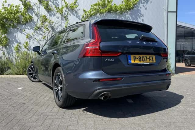 Volvo V60 (2022) thumbnail 3