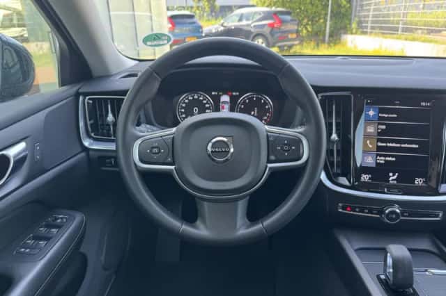 Volvo V60 (2022) thumbnail 6