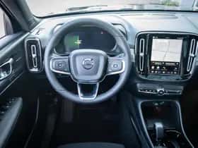 Volvo EX40 thumbnail 2