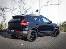 Volvo EX40 thumbnail 3