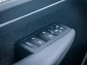 Volvo EX40 thumbnail 22