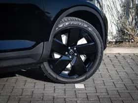 Volvo EX40 thumbnail 6