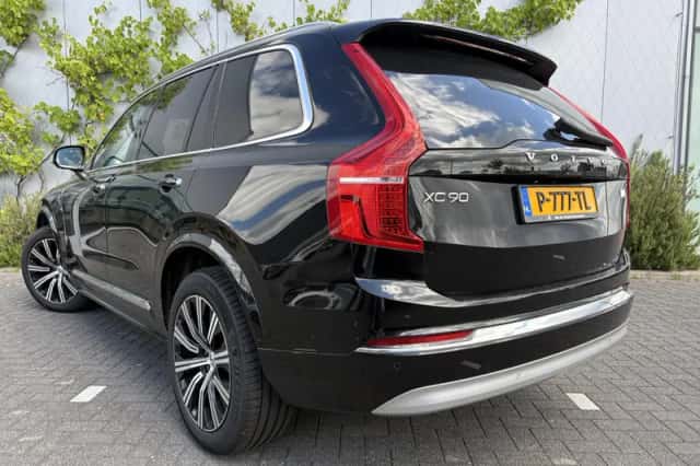 Volvo XC90 (2022) thumbnail 3