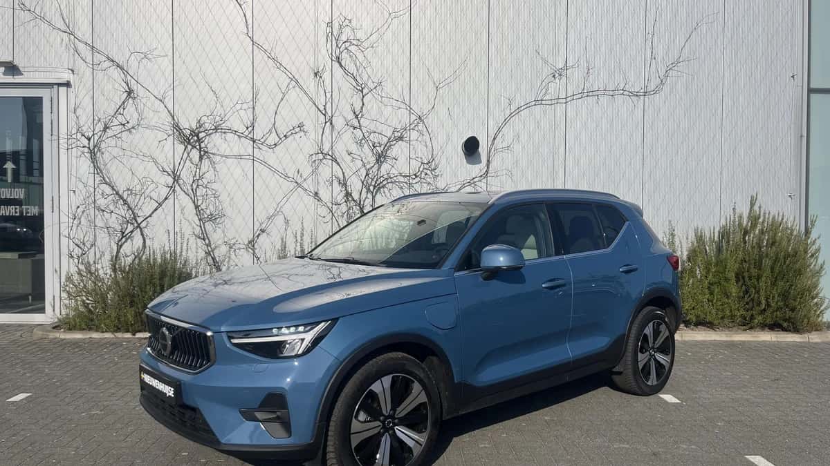 Volvo XC40 — foto 1