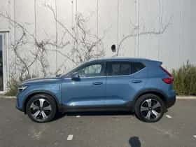 Volvo XC40 thumbnail 3