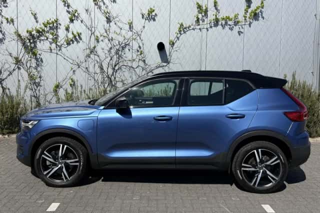 Volvo XC40 (2021) thumbnail 2