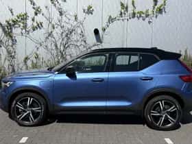 Volvo XC40 thumbnail 2