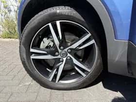 Volvo XC40 thumbnail 4