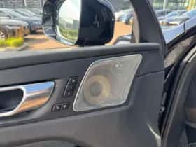 Volvo XC60 (2020) thumbnail 8