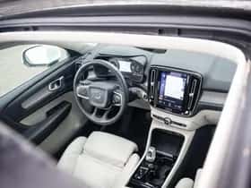 Volvo XC40 thumbnail 5