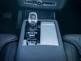Volvo XC90 thumbnail 24