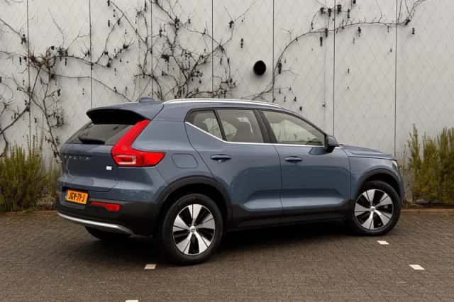 Volvo XC40 (2022) thumbnail 3