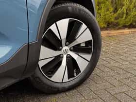 Volvo XC40 thumbnail 5
