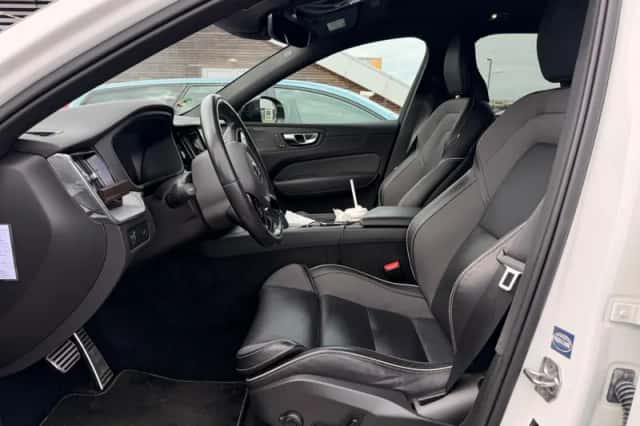 Volvo XC60 (2021) thumbnail 5