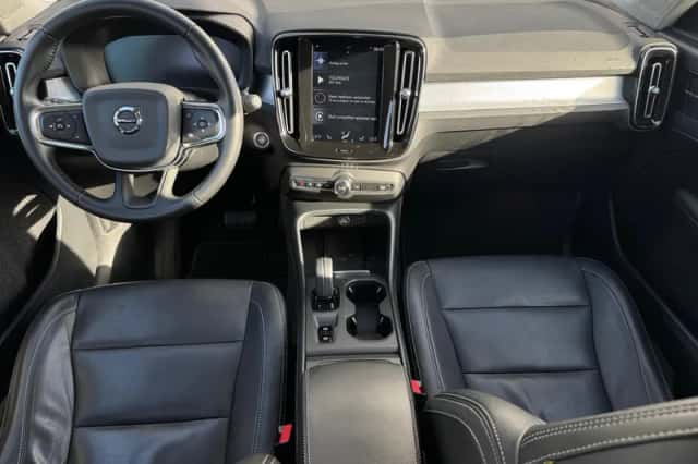 Volvo XC40 (2020) thumbnail 2