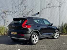 Volvo XC40 thumbnail 3