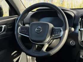 Volvo XC40 thumbnail 10