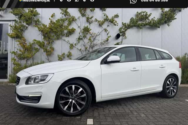 Volvo V60 (2017) thumbnail 1