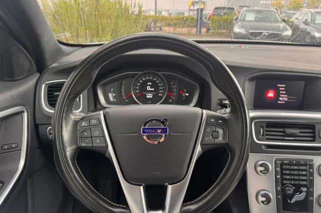 Volvo V60 (2017) thumbnail 5