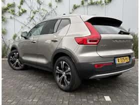 Volvo XC40 thumbnail 3