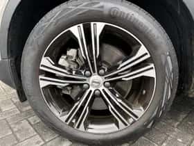 Volvo XC40 thumbnail 4
