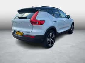 Volvo XC40 (2022) thumbnail 2