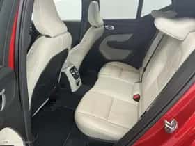 Volvo XC40 thumbnail 4
