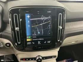 Volvo XC40 thumbnail 5
