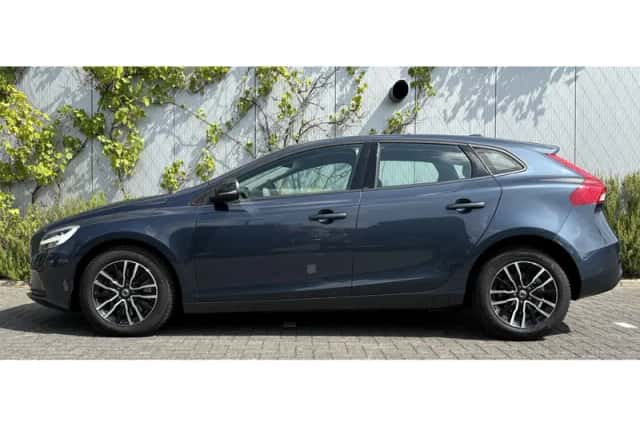 Volvo V40 (2019) thumbnail 2