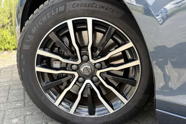 Volvo V40 (2019) thumbnail 4