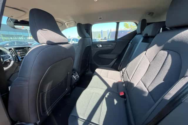 Volvo XC40 (2021) thumbnail 4