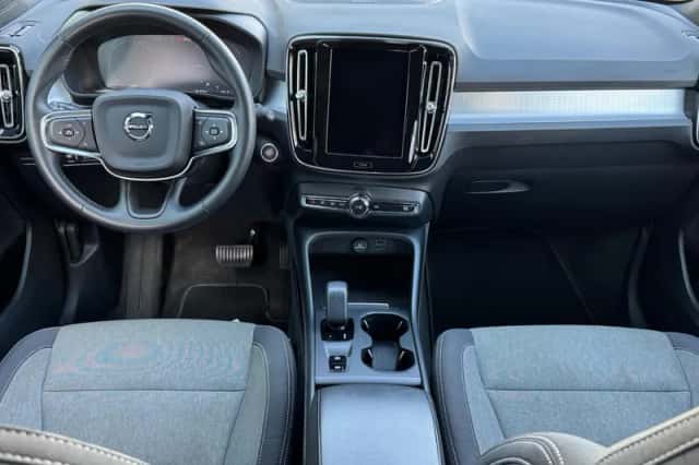 Volvo XC40 (2021) thumbnail 2