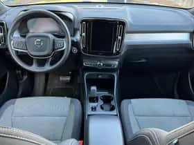 Volvo XC40 thumbnail 2