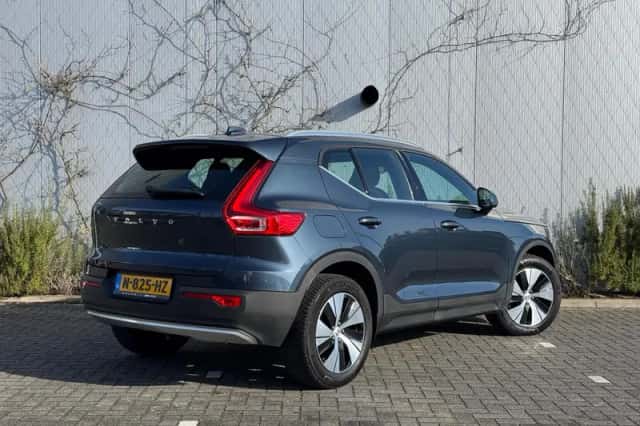 Volvo XC40 (2021) thumbnail 3