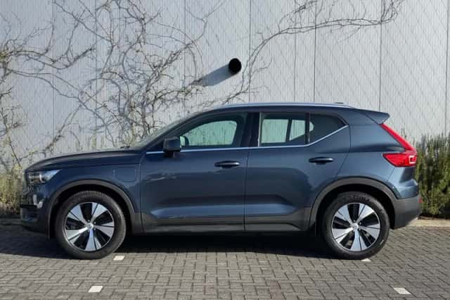 Volvo XC40 (2021) thumbnail 4