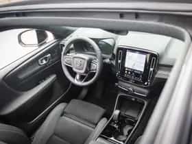 Volvo EX40 thumbnail 7