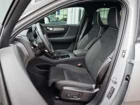 Volvo EX40 thumbnail 9