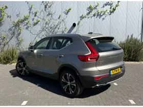 Volvo XC40 thumbnail 3