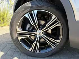 Volvo XC40 thumbnail 4