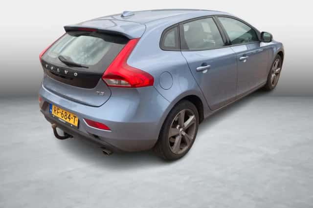 Volvo V40 (2017) thumbnail 2