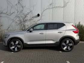 Volvo XC40 thumbnail 2
