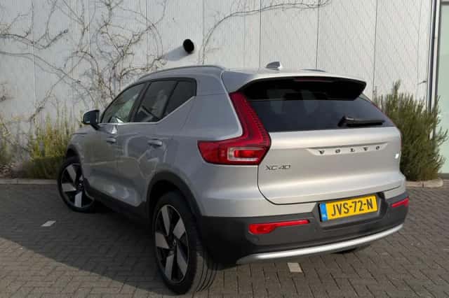 Volvo XC40 (2022) thumbnail 3
