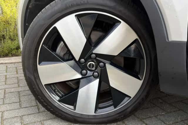 Volvo XC40 (2022) thumbnail 5
